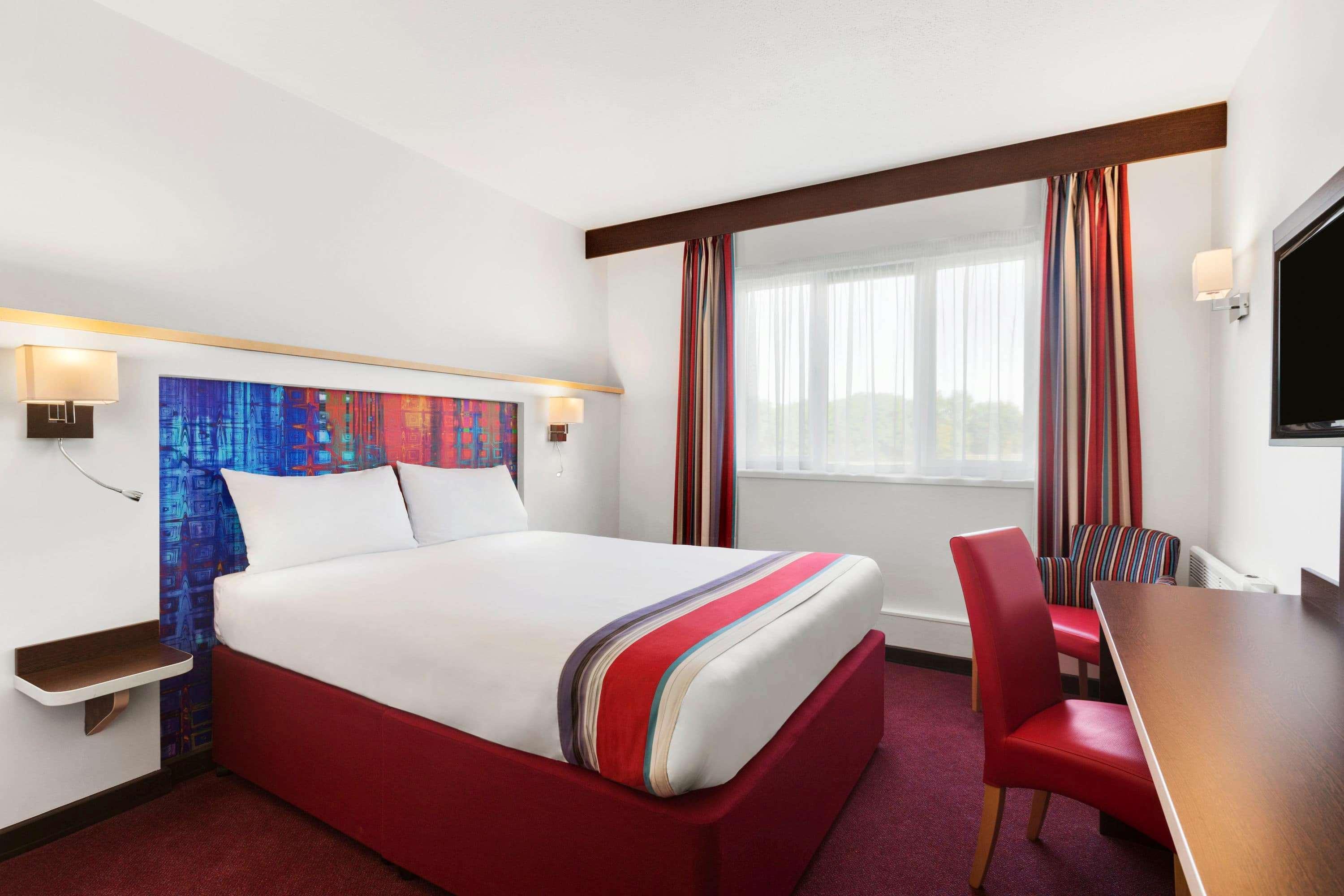Ramada Milton Keynes Hotel Eksteriør billede