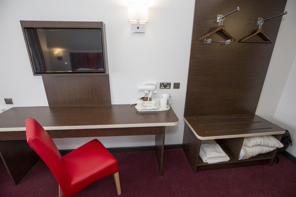 Ramada Milton Keynes Hotel Eksteriør billede