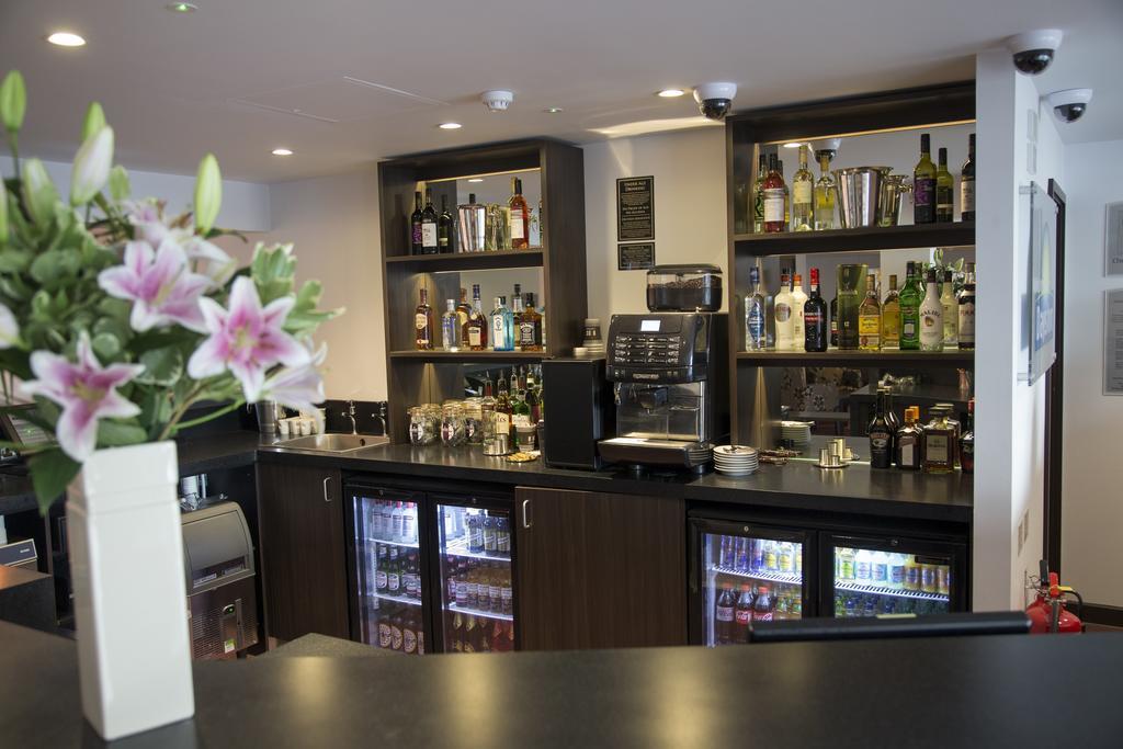 Ramada Milton Keynes Hotel Eksteriør billede