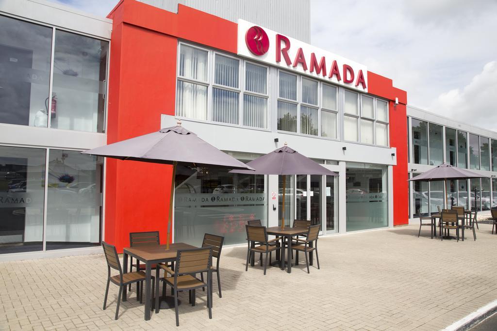 Ramada Milton Keynes Hotel Eksteriør billede