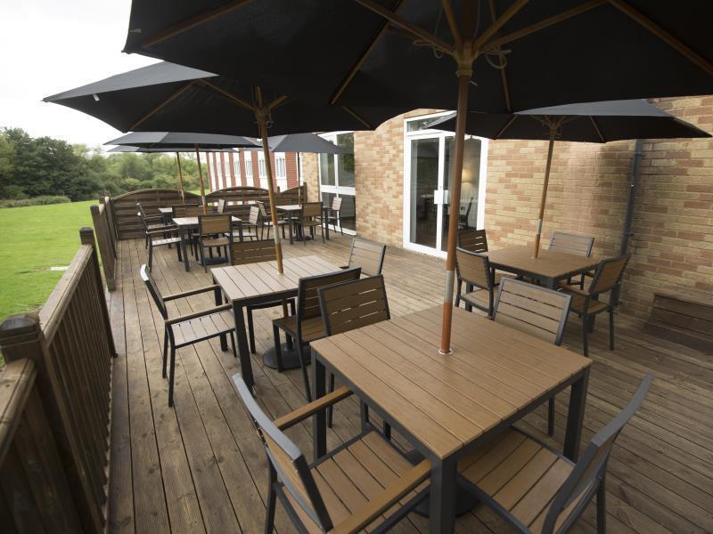 Ramada Milton Keynes Hotel Eksteriør billede
