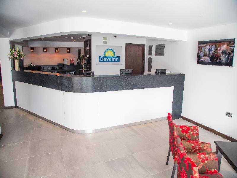 Ramada Milton Keynes Hotel Eksteriør billede