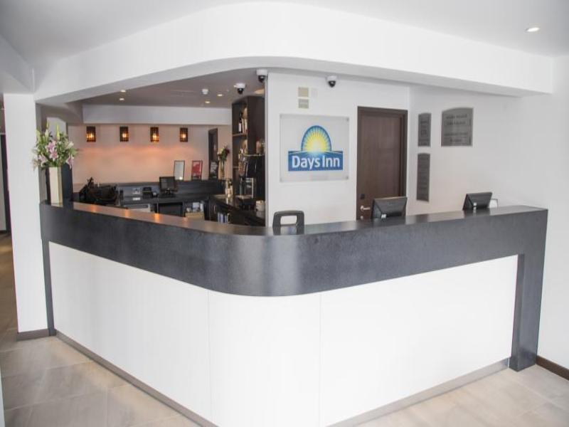 Ramada Milton Keynes Hotel Eksteriør billede