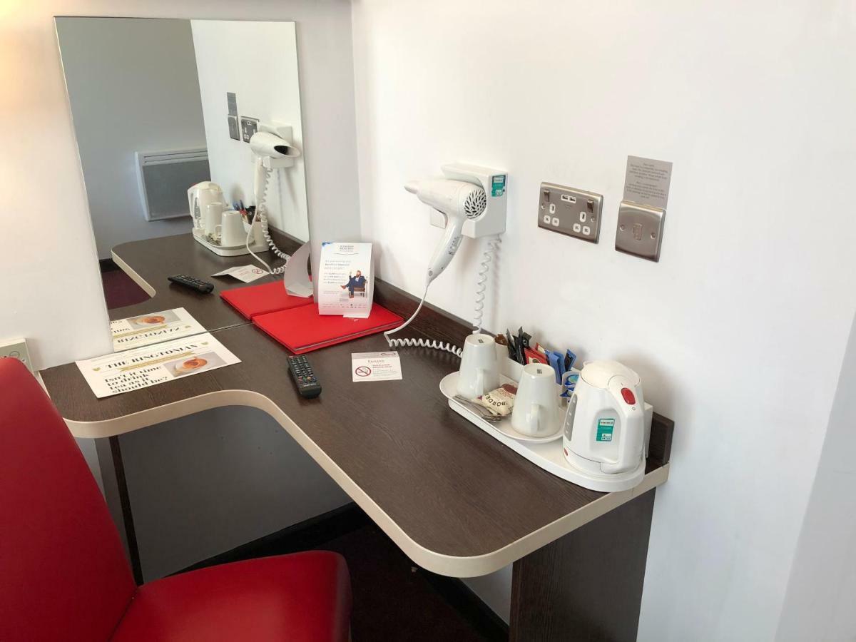 Ramada Milton Keynes Hotel Eksteriør billede