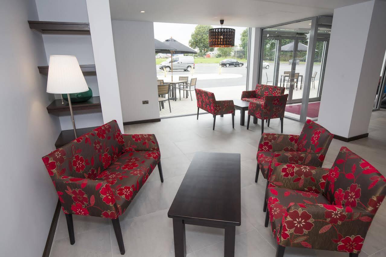 Ramada Milton Keynes Hotel Eksteriør billede