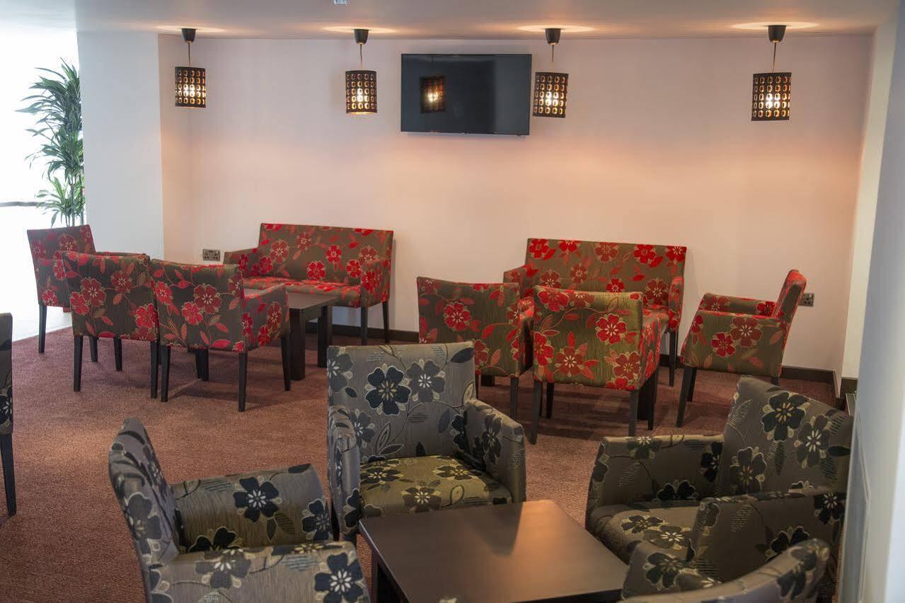 Ramada Milton Keynes Hotel Eksteriør billede